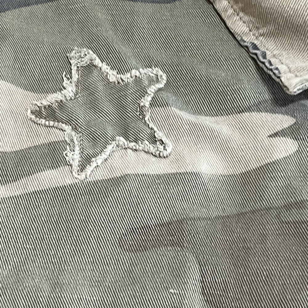 RAILS MARCEL SAGE CAMO LINEN BLEND SZ MEDIUM STAR ACCENTS SNAP FRONT - Picture 9 of 11